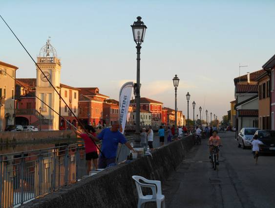 Rovigo: Magna... Bevi... e pesca